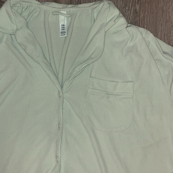 SKIMS SOFT LOUNGE RIBBED SLEEP TOP light green button up size xl - Picture 4 of 7